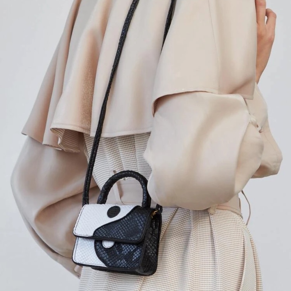 Crocodile Mini CROSSBODY BAG - Picture 6 of 6